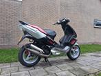 Speedfight 2, bromscooter, silver sport uitvoering, 45km, Fietsen en Brommers, Scooters | Peugeot, Ophalen, Zo goed als nieuw