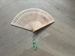 Gesneden houten waaier   met originele doos, Antiek en Kunst, Ophalen of Verzenden