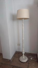 Staande lamp met kap vintage brocante wit, Huis en Inrichting, Lampen | Vloerlampen, Ophalen, Zo goed als nieuw, 150 tot 200 cm