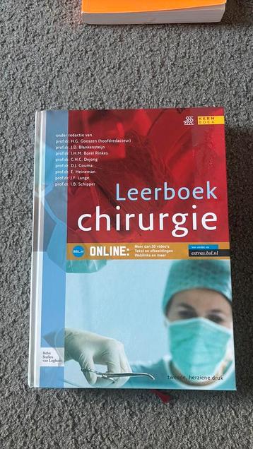 Leerboek chirurgie beschikbaar voor biedingen