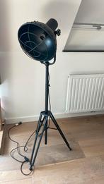 Industriele vloerlamp zwart, Huis en Inrichting, Lampen | Vloerlampen, Ophalen of Verzenden, Zo goed als nieuw, 150 tot 200 cm