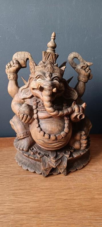 Ganesha, huisaltaar uit  hout geneden, hoogte 26 cm beschikbaar voor biedingen