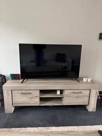 Houten Tv Meubel L182 x B50 x H57 beschikbaar voor biedingen