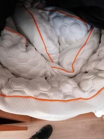 Matras/topper, 7cm dik, Afm 180x210m  beschikbaar voor biedingen