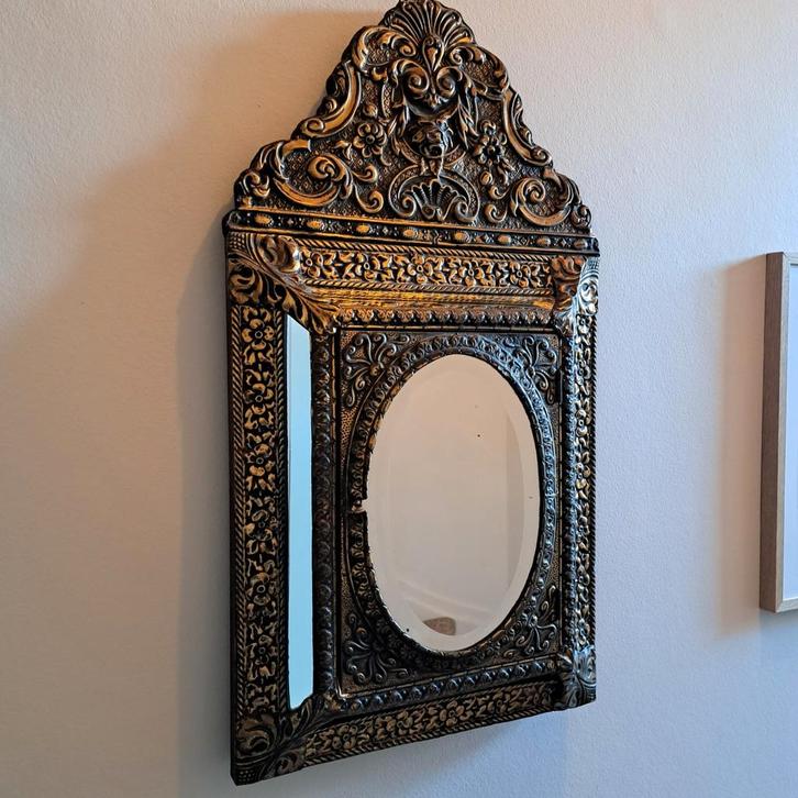 Antieke Gouden Spiegel met Ornamenten, Antiek en Kunst, Antiek | Spiegels, 50 tot 100 cm, Minder dan 100 cm, Ovaal, Ophalen of Verzenden