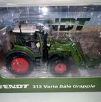 Fendt 313 met balenklem / bale grapple, Hobby en Vrije tijd, Modelauto's | 1:32, Universal Hobbies, Ophalen of Verzenden, Zo goed als nieuw