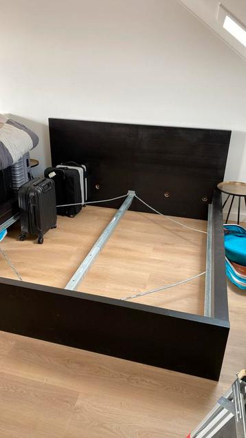 Gratis af te halen tweepersoonsbed frame