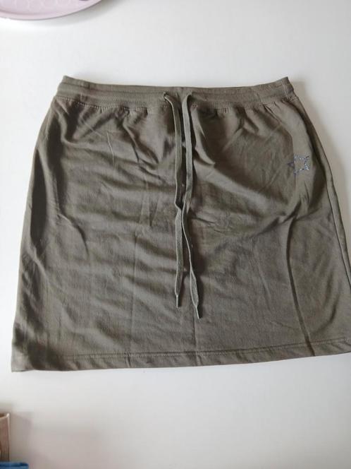Rok maat XL legergroen (nieuw), Kleding | Dames, Rokken, Nieuw, Maat 46/48 (XL) of groter, Groen, Boven de knie, Ophalen