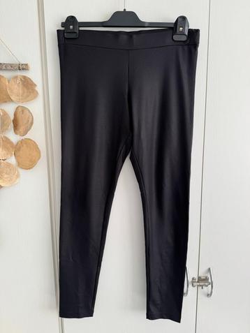 ZGAN > Zwarte EDC by Esprit Legging / maat42 beschikbaar voor biedingen