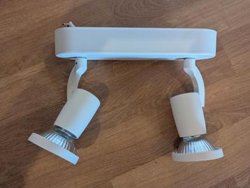 Witte Plafondspot met 2 Spots beschikbaar voor biedingen