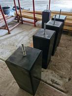 pakket no. 373  betonpoeren met draadeind lichte schade, Ophalen, Nieuw, Veranda