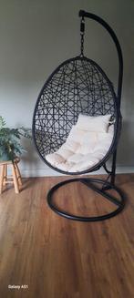 Hangstoel - Zwart - Zo goed als nieuw, Huis en Inrichting, Ophalen, Zwart, Zo goed als nieuw, Riet of Rotan