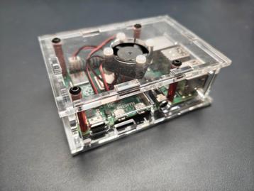 Raspberry Pi 4 Model B 2GB + 32GB SD + Behuizing beschikbaar voor biedingen