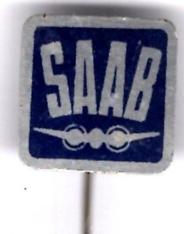SAAB donkerblauw op blik auto/vliegtuig speldje ( C_239 ), Verzamelen, Speldjes, Pins en Buttons, Zo goed als nieuw, Speldje of Pin