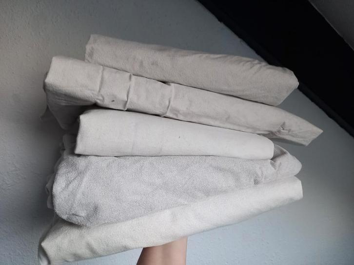 Bedzeil hoeslaken 2x en 1 gewoon bedzeil, Kinderen en Baby's, Kinderkamer | Beddengoed, Hoeslaken of Sloop, Wit, Jongetje of Meisje