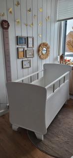 Vintage ledikant met bijpassende commode., Ophalen, Gebruikt, Jongetje of Meisje