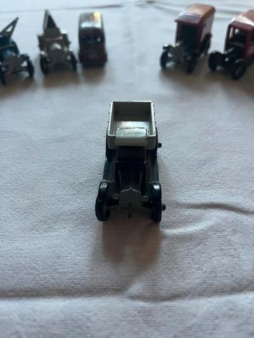 Collectie Vintage Miniatuur Autootjes (minimaal 70 jaar oud) beschikbaar voor biedingen
