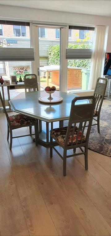 Eetkamerset, Vitrinekast, Dressoir en Sidetable, Kersenhout  beschikbaar voor biedingen