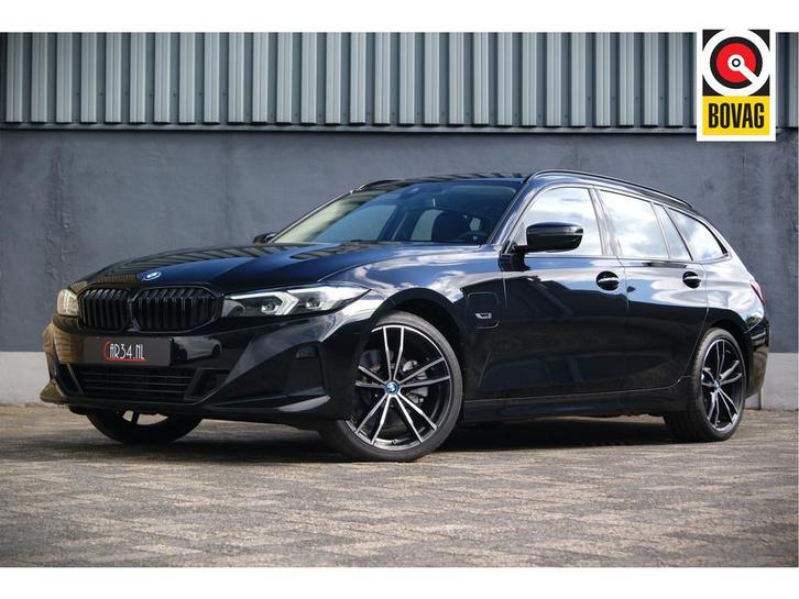 BMW 3 Serie Touring 330e 292PK Nw model Shadowline Widescree, Auto's, BMW, Bedrijf, Te koop, 3-Serie, ABS, Airbags, Airconditioning