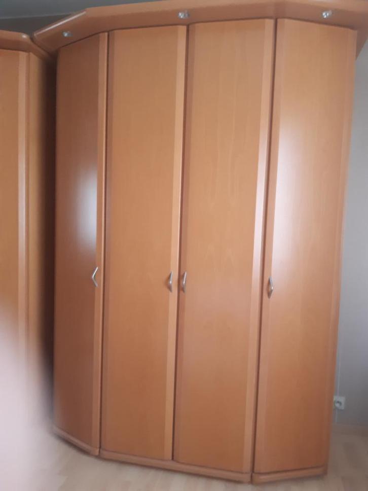 GRATIS : ruime kleerkast met verlichting in bovenfront, Huis en Inrichting, Kasten | Kledingkasten, Gebruikt, 200 cm of meer, 50 tot 100 cm