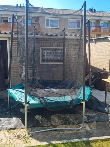 Splinternieuwe trampoline te koop  beschikbaar voor biedingen