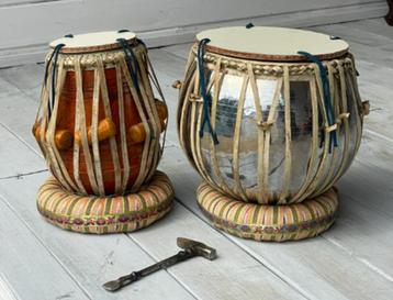 tabla set, zeer goed bespeelbaar. beschikbaar voor biedingen