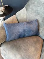 Langwerpig kussen harig blauw nieuw, Ophalen of Verzenden, Nieuw, Blauw, Vierkant