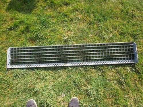 verzinkte traptreden, Doe-het-zelf en Verbouw, Ladders en Trappen, Zo goed als nieuw, Minder dan 2 meter, Ophalen