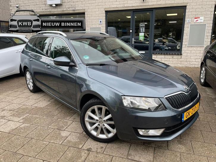 Skoda Octavia Combi 1.2 TSI Trekhaak Airco Distributie VV, Auto's, Skoda, Bedrijf, Octavia, ABS, Airbags, Airconditioning, Bluetooth