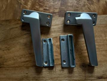 AXA raamsluiting 2 stuks z.g.a.n. beschikbaar voor biedingen