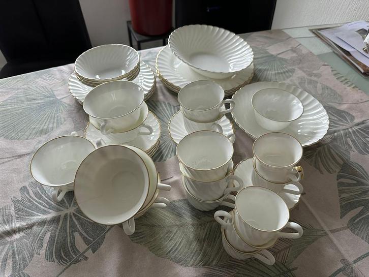Servies porselein wit, Huis en Inrichting, Keuken | Servies, Zo goed als nieuw, Compleet servies, Effen, Porselein, Ophalen