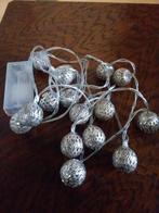 Streng met ballen op batt., Ophalen of Verzenden, Gebruikt