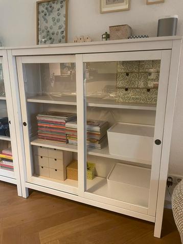 Vitrinekast -  boekenkast Ikea beschikbaar voor biedingen
