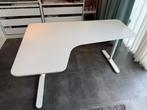 Bekant hoekbureau wit - Ikea, Huis en Inrichting, Bureaus, Ophalen, In hoogte verstelbaar, Zo goed als nieuw, Bureau
