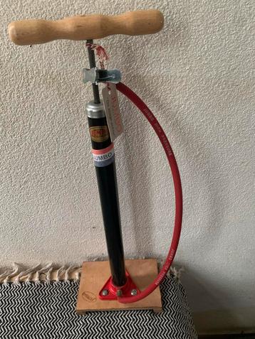 Vintage Jumbo Fietspomp beschikbaar voor biedingen