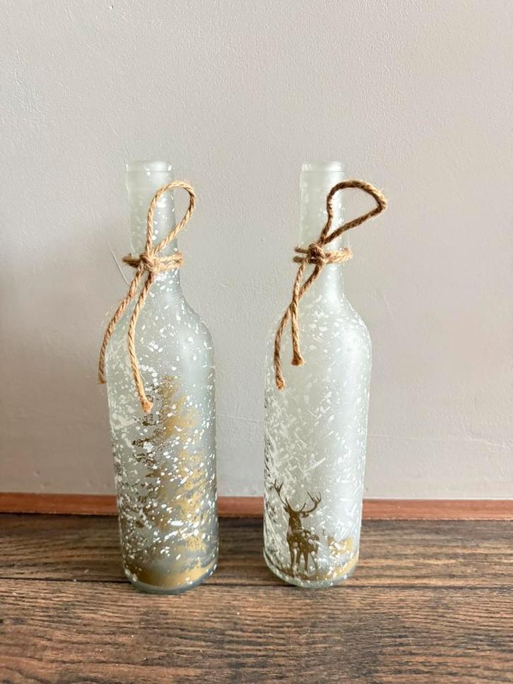 House of Seasons twee glazen sier flessen voor kerst, Diversen, Kerst, Zo goed als nieuw, Ophalen of Verzenden