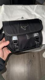 Prada achoudertas heren, Verzenden, Zo goed als nieuw, Zwart