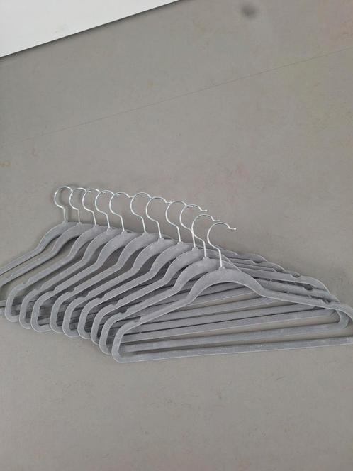 11x velvet kleerhangers, Kleding | Dames, Kledinghangers, Zo goed als nieuw, Ophalen of Verzenden