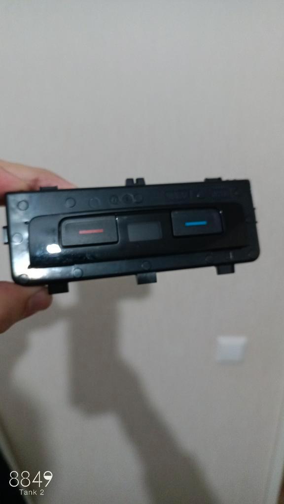 VW Passat B8 Armsteun Airco Bedieningspaneel, Auto-onderdelen, Airco en Verwarming, Volkswagen, Gebruikt, Ophalen