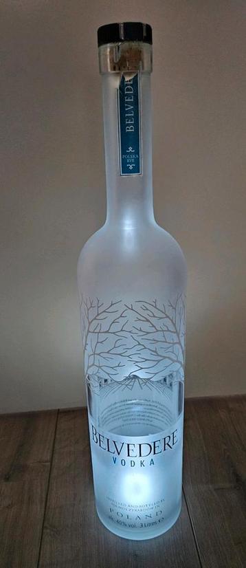 Vodka Belvedere fles met verlichting, 3 liter beschikbaar voor biedingen