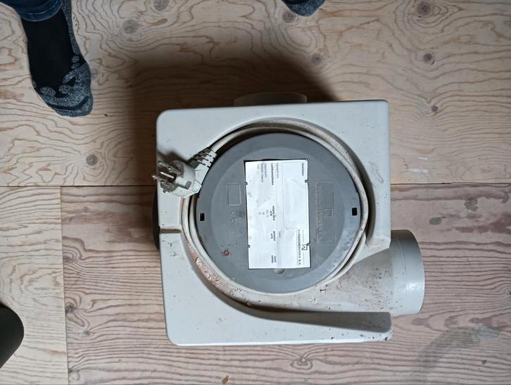 Afzuigbox (Bergschenhoek) - Ventilatie voor Badkamer/Keuken, Doe-het-zelf en Verbouw, Ventilatie en Afzuiging, Gebruikt, Afzuiger