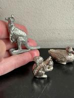 Oude metalen letterbak Beeldjes 2.5/4.5 cm H, Verzamelen, Ophalen of Verzenden, Gebruikt, Dier