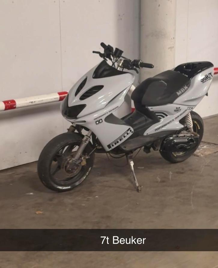 Aerox 7t sprinter, Fietsen en Brommers, Scooters | Yamaha, Zo goed als nieuw, Aerox, Tweetakt, Ophalen