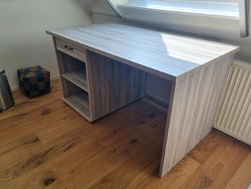 Moet nu weg! Groot bureau met lade 76x140 beschikbaar voor biedingen
