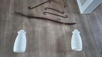 Hanglamp met prachtige glazen kelken beschikbaar voor biedingen