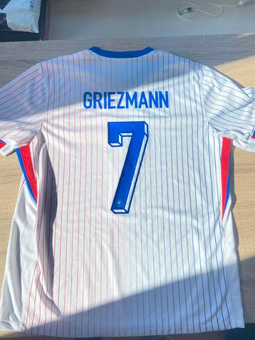 Voetbalshirts beschikbaar voor biedingen