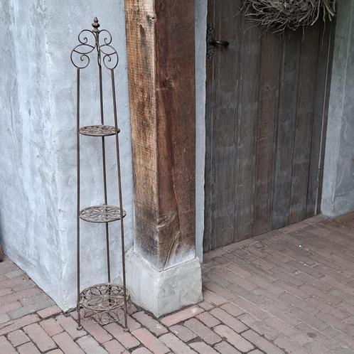 Landelijke metalen staander plantenrek étagère rek *Etage3*, Huis en Inrichting, Woonaccessoires | Overige, Zo goed als nieuw