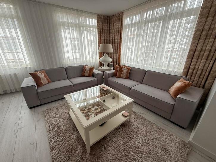 IKEA salontafel – wit met glazen blad (92x92 cm) gratis!, Huis en Inrichting, Tafels | Salontafels, Zo goed als nieuw, Minder dan 50 cm