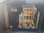 LEGO 10278 Politiebureau, Kinderen en Baby's, Speelgoed | Duplo en Lego, Ophalen of Verzenden, Zo goed als nieuw