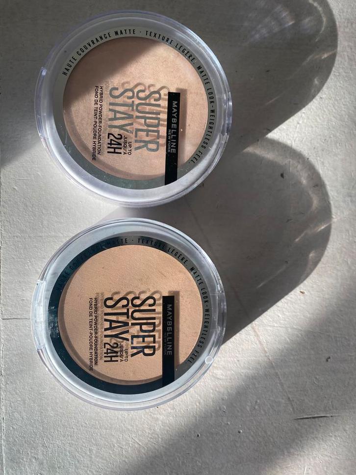 Maybelinne powder 2 stuks, Sieraden, Tassen en Uiterlijk, Uiterlijk | Cosmetica en Make-up, Zo goed als nieuw, Gehele gezicht